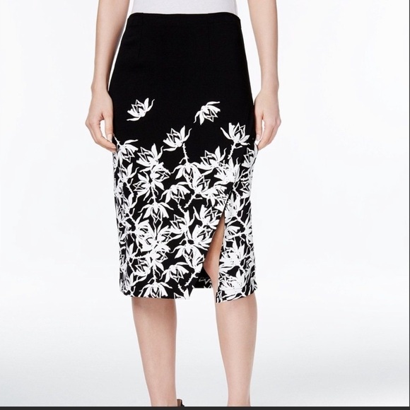 Black and White Floral Skirt M - Picture 1 of 6